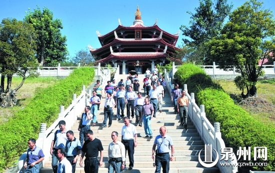 交通費用、住宿費、購物費……旅游成節(jié)日消費大頭