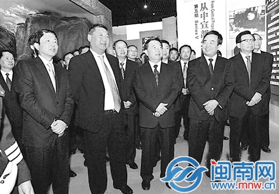 10月9日，甘肅省紀(jì)念習(xí)仲勛同志誕辰100周年暨兩當(dāng)兵