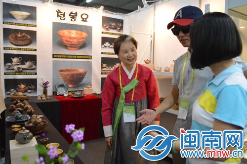 安溪茶展由區(qū)域化向國(guó)際化發(fā)展，韓國(guó)茶商也來安溪參展