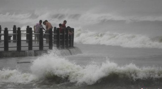 “海燕”逼中越邊境