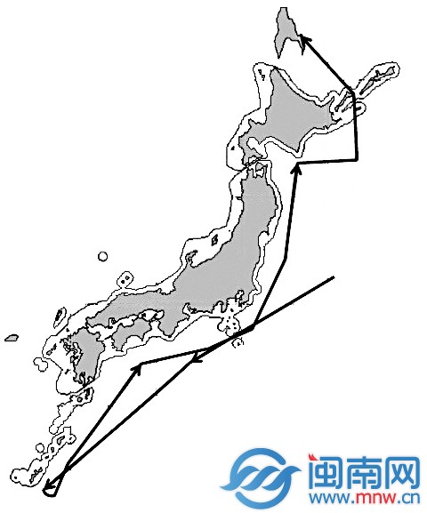 俄兩戰(zhàn)機(jī)繞日本巡邏 1