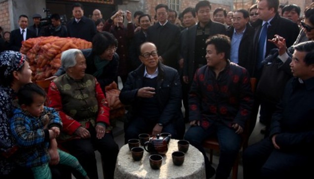 李嘉誠(chéng)乘私人飛機(jī)來陜做公益