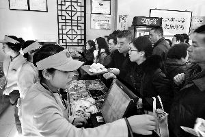 收銀臺有些招架不住