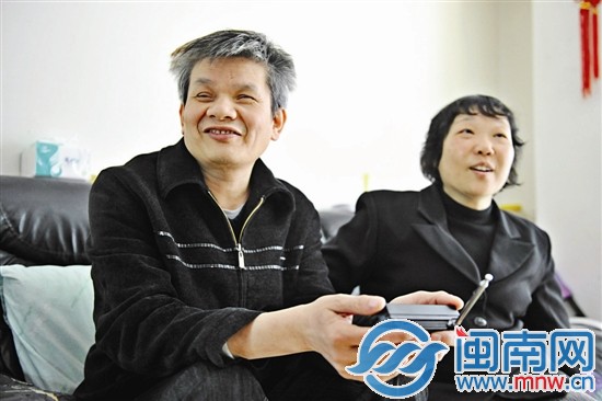 雖然生活不易，但老兩口互相照顧，面對生活也很樂觀