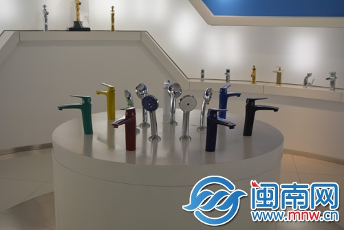 中宇個性化、多顏色的水龍頭（圖片右上角是“惠安女