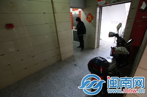 林女士在家門口停電動(dòng)車時(shí)，遭遇歹徒襲擊