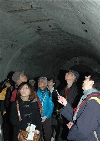 日軍“神風(fēng)特攻隊”戰(zhàn)壕群曝光