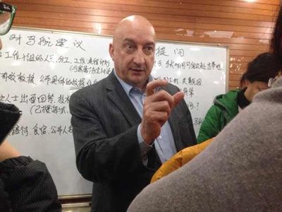 上午9時(shí) 馬航在吉隆坡召開發(fā)布會(huì)