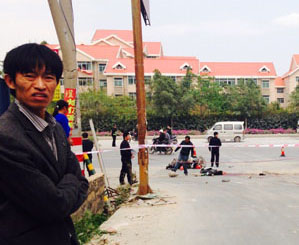 車(chē)禍現(xiàn)場(chǎng)慘烈，圍觀(guān)群眾不忍直視