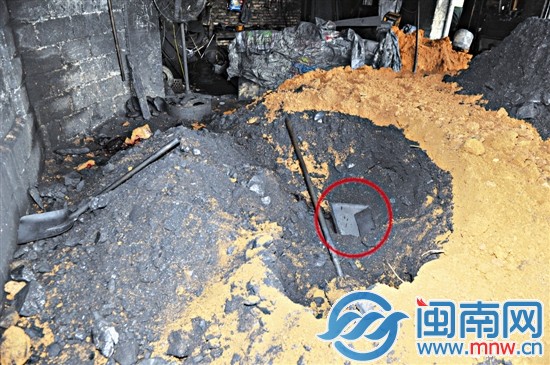 柯某的腿被卷入攪拌機(jī)入口