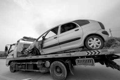 起火車輛被運離現(xiàn)場。