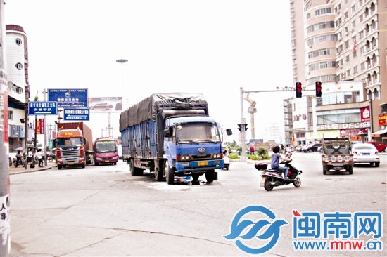 火滅后，從外觀上看，沒發(fā)現(xiàn)貨車有明顯受損情況