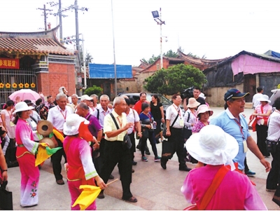 溪東村村民歡送臺灣宗親