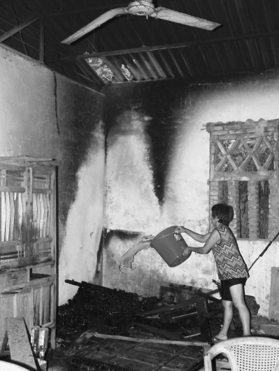 未上鎖廚房突冒黑煙