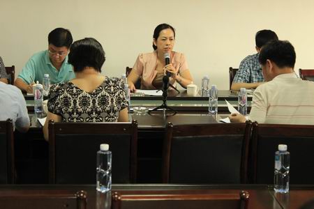 南安市張小紅副市長（中）蒞臨閩臺(tái)農(nóng)產(chǎn)品市場(chǎng)